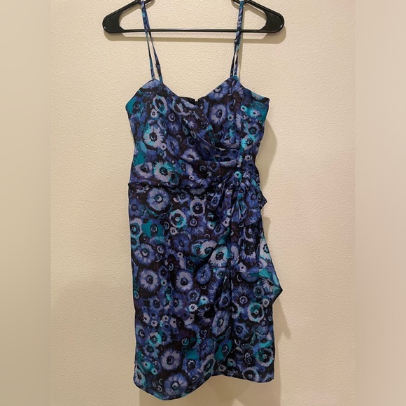 Lauren Conrad  |   Dress - Picture 1 of 5